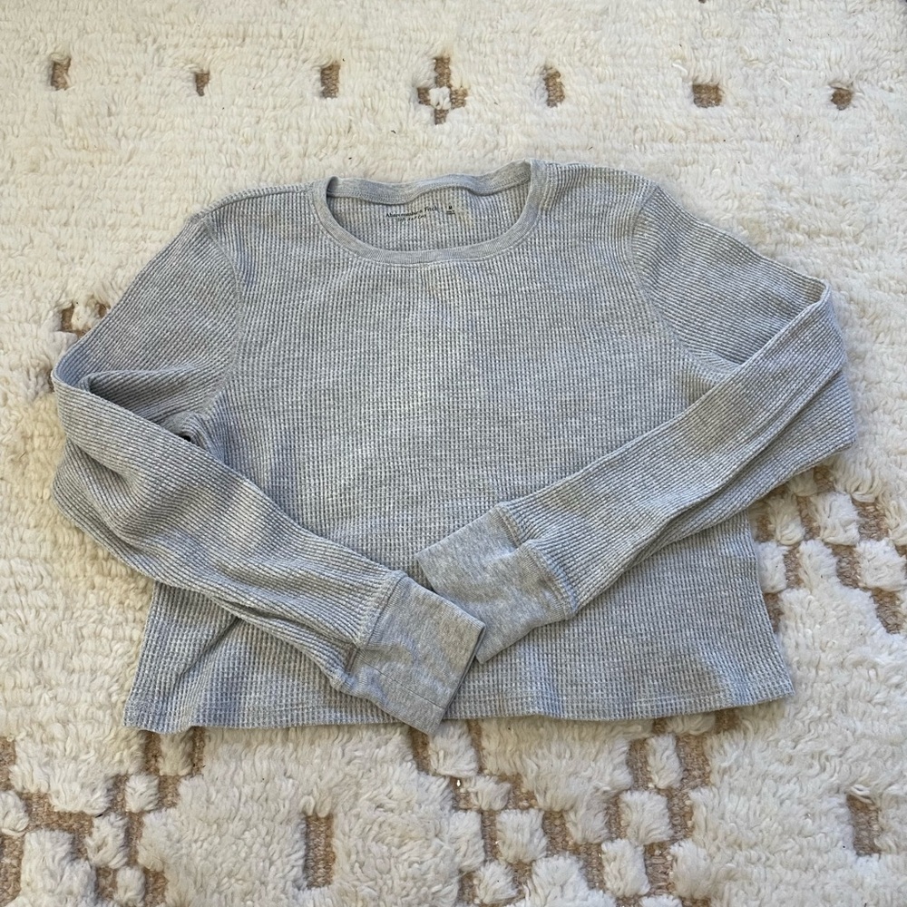 Abercrombie & Fitch Gray Long Sleeve Tee